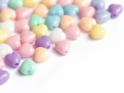 50 mini perles cœur en plastique - pastel - 7 mm