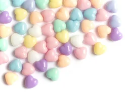 50 mini perles cœur en plastique - pastel - 7 mm