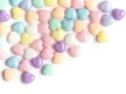 50 mini perles cœur en plastique - pastel - 7 mm