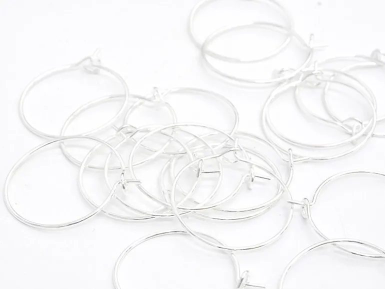 10 paires de boucles d'oreilles créoles 20 mm - couleur argenté clair