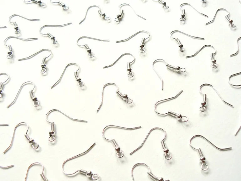 10 paires de boucles d'oreilles - couleur argent clair