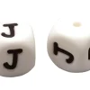 1 perle carré 12 mm en silicone - Lettre J
