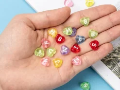 200 perles cœur en plastique - lettres alphabet - 11 mm