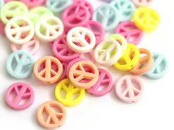 50 perles en plastique - peace and love - pastelles