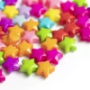 50 perles en plastique - étoiles couleur vive - 12 mm