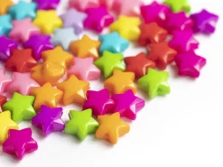 50 perles en plastique - étoiles couleur vive - 12 mm