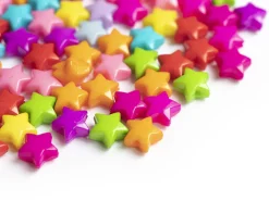 50 perles en plastique - étoiles couleur vive - 12 mm