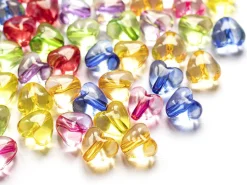 50 perles en plastique coeur - inclusion multicolore - 10 mm