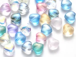 20 perles en verre - petits coeurs couleur variées - 6 mm