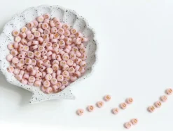 200 perles lettres dorées – Saumon Pâle