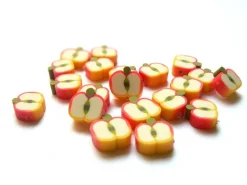 20 perles pommes en pâte fimo - modelage
