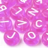 200 perles rondes en plastique transparent - lettres alphabet - rose fuschia - 7 mm