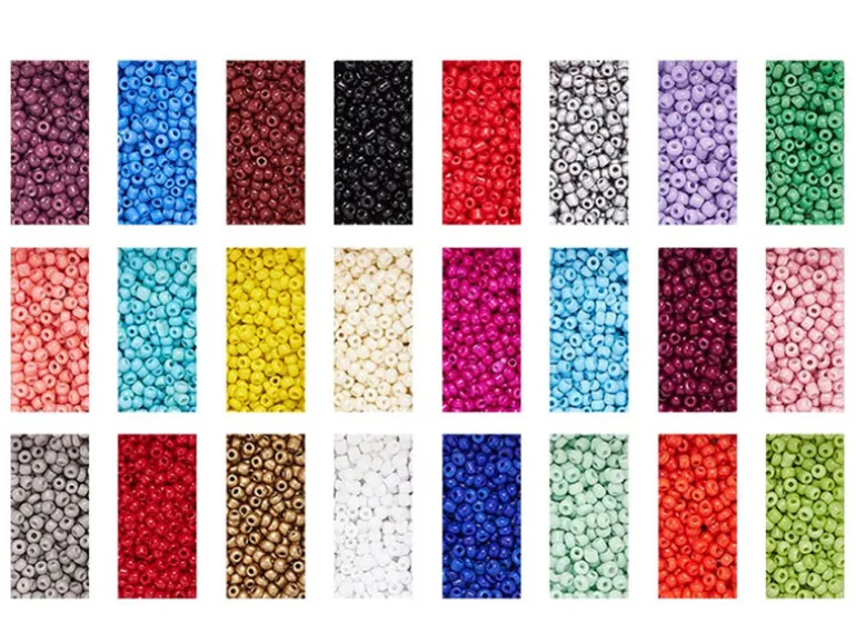 Boite de 24 couleurs de perles de rocailles rondes - 8/0 soit environ 3 mm de diam.