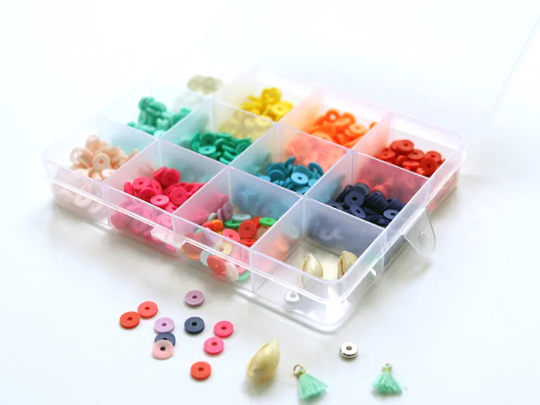 Boite de 11 couleurs de perles heishi 6 mm POP + accessoires