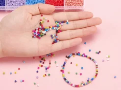 Boite de 15 couleurs de perles de rocailles - taille 8/0 soit 3 mm de diam env.