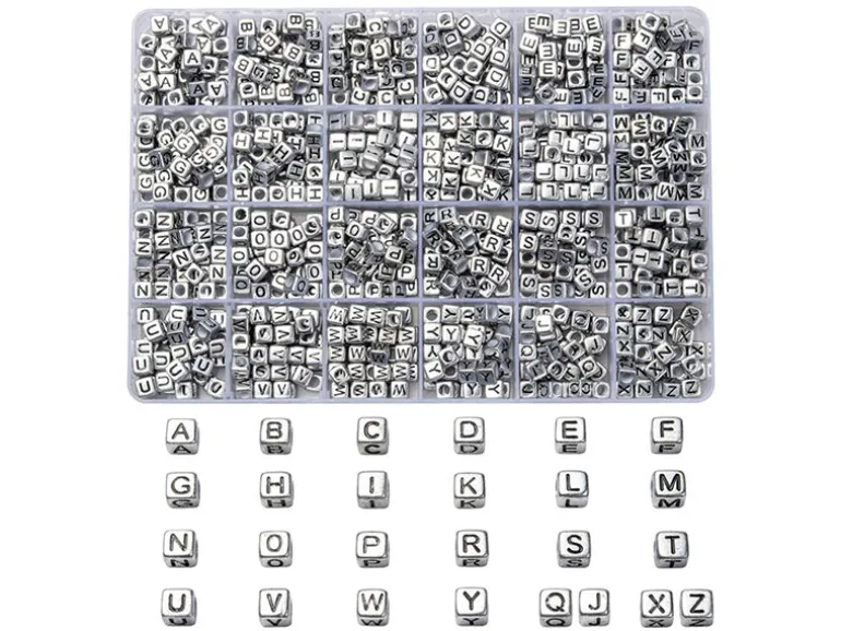 Boite de 934 perles lettres alphabet carrées - argentées