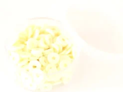 Boite de perles rondelles heishi 6 mm - ivoire