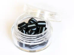 Boite de perles tubes Heishi 6 mm - rayures noir