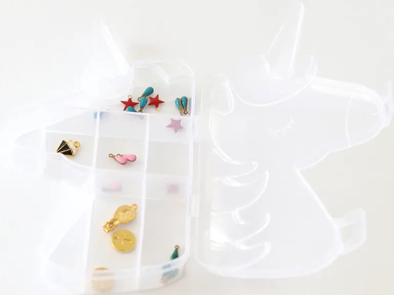 Boite de rangement licorne avec ses 8 compartiments