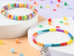 Boîte de 4300 perles variées : rocailles, plastique, heishi - 6 couleurs