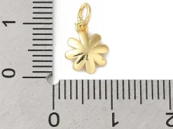 Breloque fleur blanche émaillée - laiton doré à l’or fin