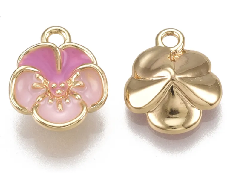 Breloque fleur émaillée en laiton doré à l’or fin