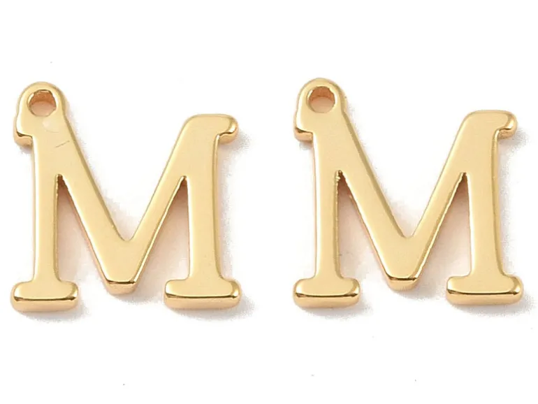 Breloque lettre M en laiton plaqué or 18 K