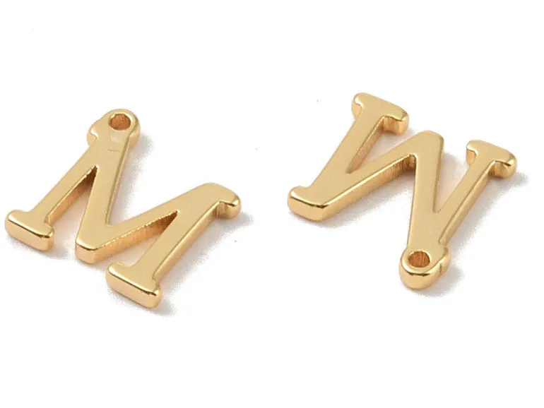 Breloque lettre M en laiton plaqué or 18 K
