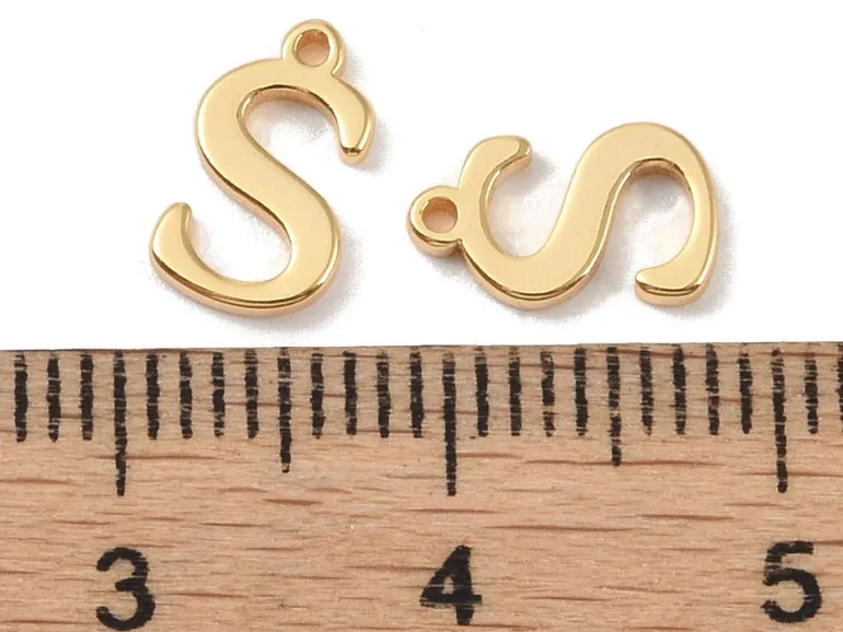 Breloque lettre S en laiton plaqué or 18 K