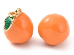 Breloque orange émaillée en laiton doré à l’or fin