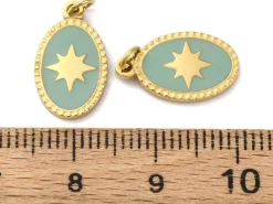 Breloque ovale vert océan avec étoile - doré or fin 18K
