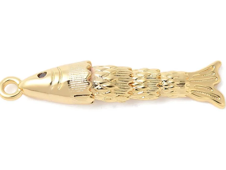 Breloque poisson orné de zircon en laiton doré à l’or fin
