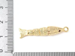 Breloque poisson orné de zircon en laiton doré à l’or fin
