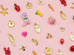 Breloque poisson pavée en laiton doré à l’or fin
