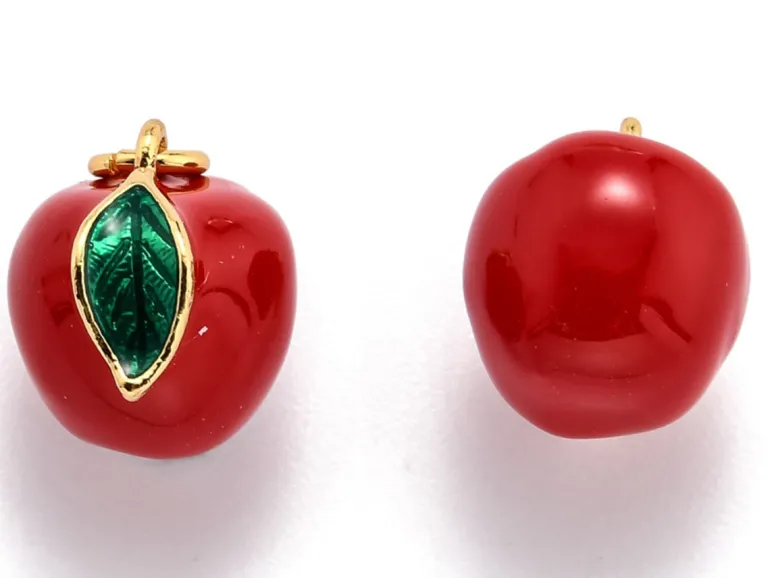 Breloque pomme émaillée en laiton doré à l’or fin