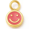 Breloque visage souriant en émail cerise sur acier inoxydable 304 plaqué or 14K