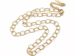 Collier doré à l’or fin à pendentif discret