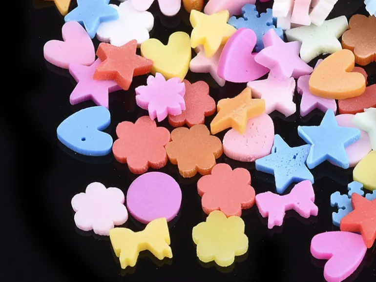 Confettis en pâte polymère -formes et couleurs variées - 10 grammes