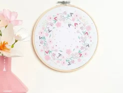 DIY Diamond Painting sur toile - Couronne de Fleurs Scintillante - Rico Design