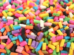 Faux vermicelles couleurs vives pour pâte fimo ou résine.