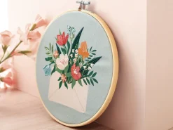 Kit broderie partielle Graine Créative motif bouquet