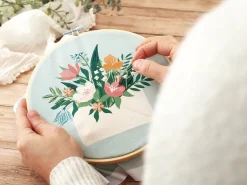 Kit broderie partielle Graine Créative motif bouquet