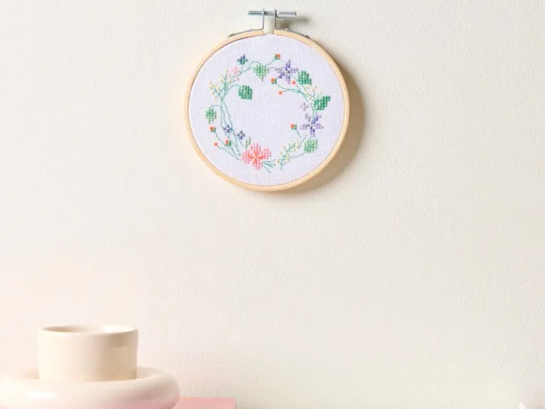 Kit de Broderie Point de Croix, Couronne de Fleurs - Rico Design