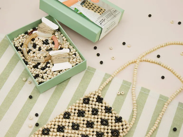 Kit DIY Bijouterie - Ma pochette de téléphone en perles