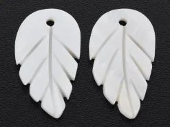 Lot de 5 pendentifs feuille en coquillage nacré - 22 x 12 mm
