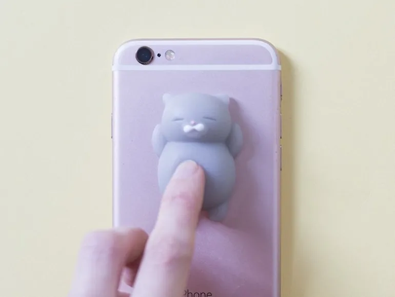 Mini squishy chat gris qui dort - anti-stress