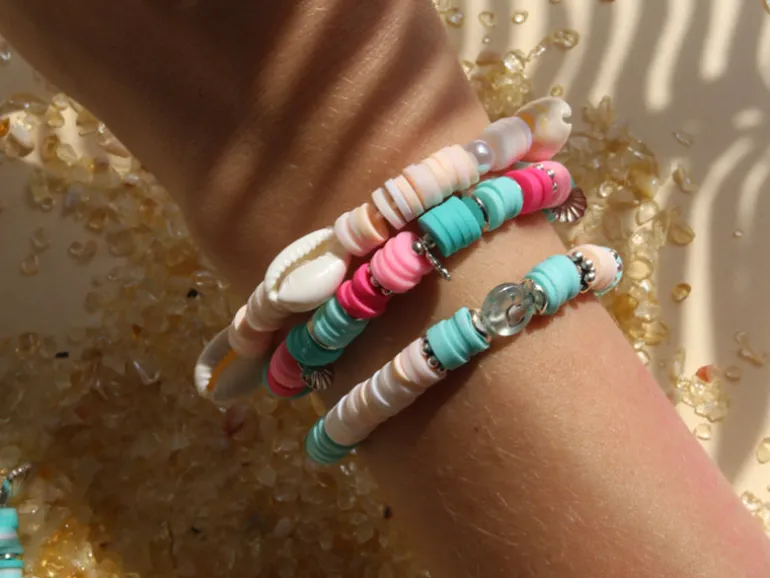 Mélange de perles heishi et de breloques - Tahiti