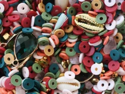 Mélange de perles heishi et de breloques - Dakar