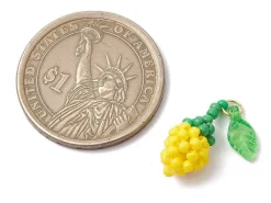 Pendentif citron jaune en perles de rocailles
