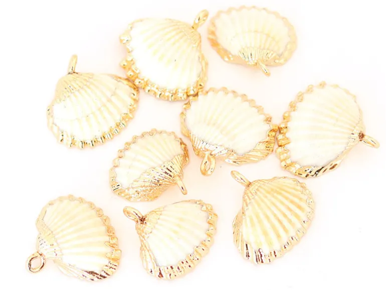 Pendentif coquillage coquille 25 mm- bordure dorée